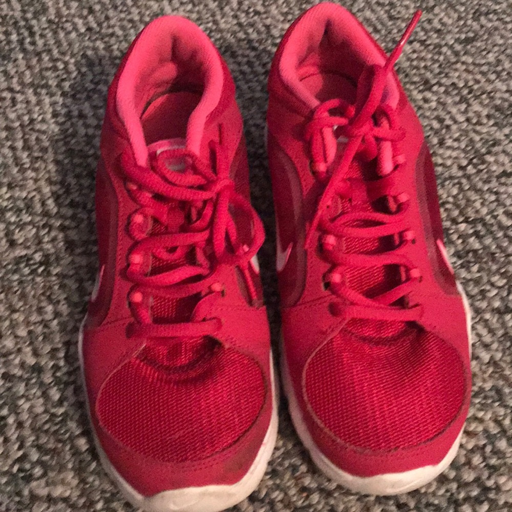 Hot pink lightweight Nike sneakers